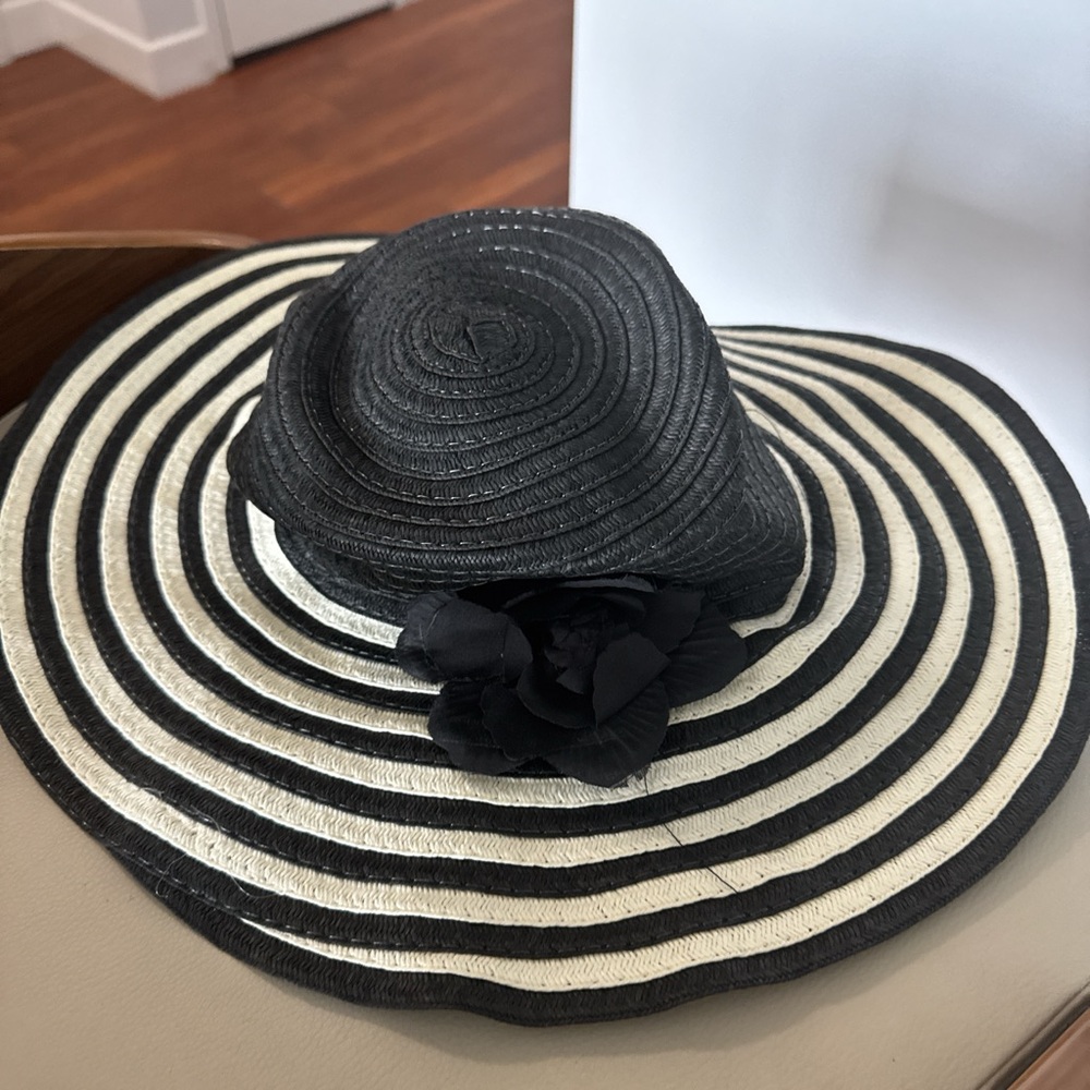 Black and White Striped Wide-Brimmed Hat
